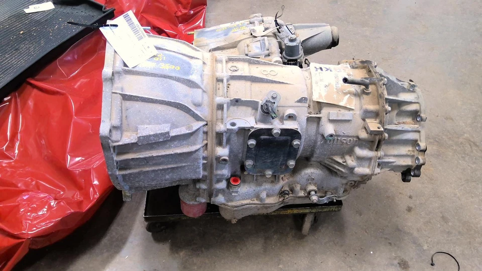 Used Automatic Transmission Assembly fits: 2015 Gmc Sierra 3500 pickup AT 6.6L 4 - Imagem 3 de 4