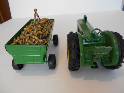 Custom 1984 Ertl 1:16 John Deere Model "R" Tractor & Wagon w/Load Set, #544/#529 - Picture 20 of 23