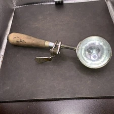 Vintage BENEDICT INDESTRUCTO NO. 14 Ice Cream Scoop