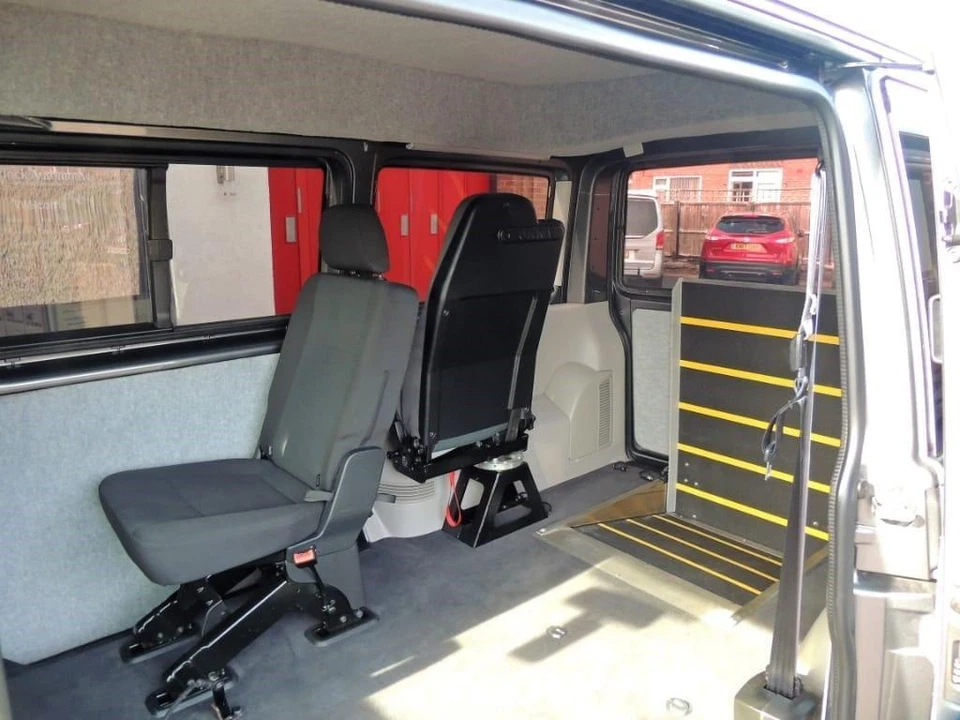 Volkswagen Transporter T30 TDI W/V BMT Disabled Wheelchair Passenger Up Front - Image 4 of 4