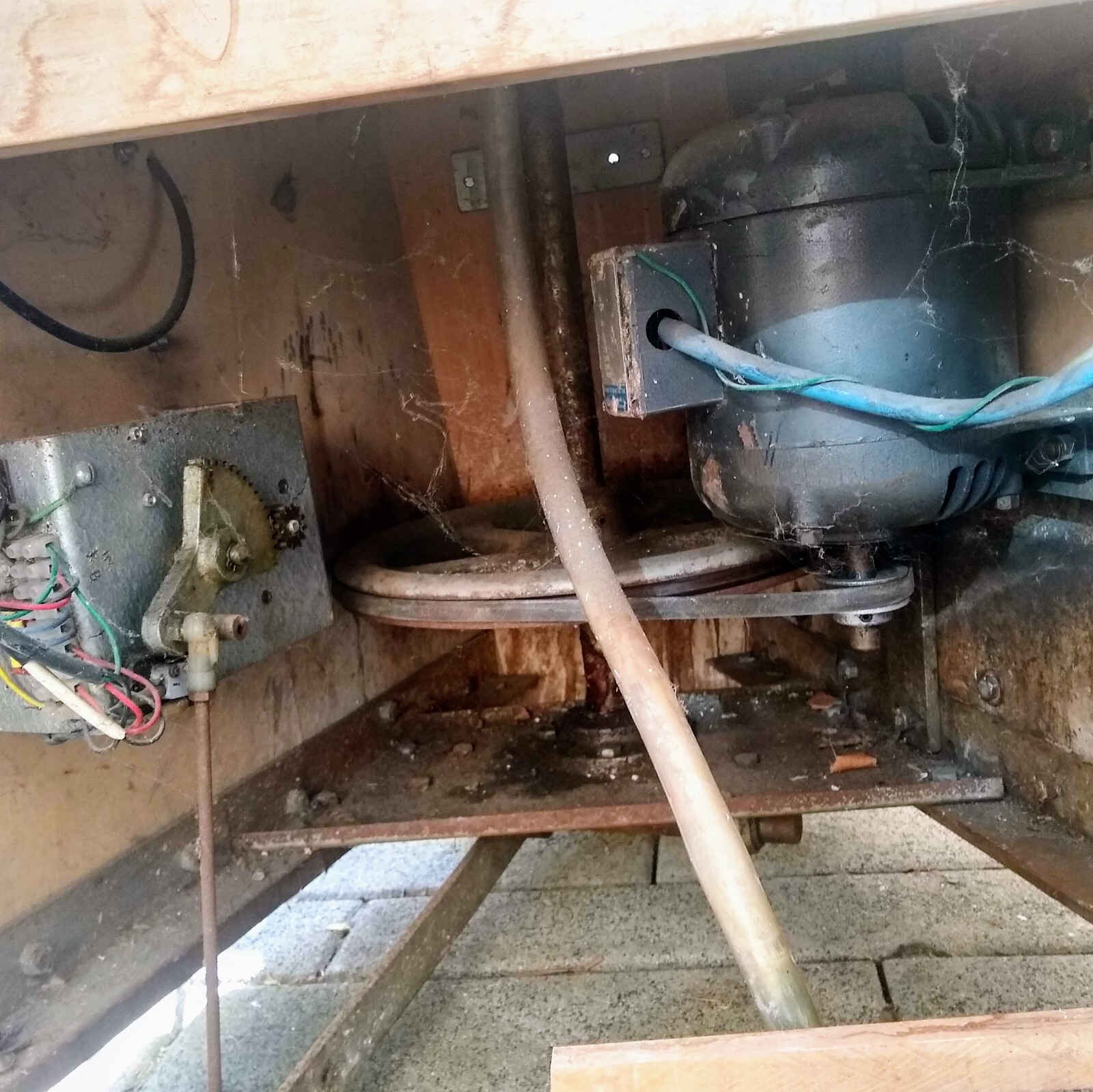 Podmore potters wheel, electric, 25cm wheel head, used, needs repair