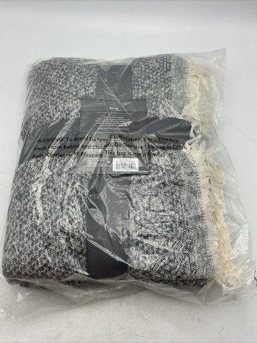 Threshold Marled Boucle Bed Throw with Fringe Gray Knotted Fringe - Picture 2 of 7