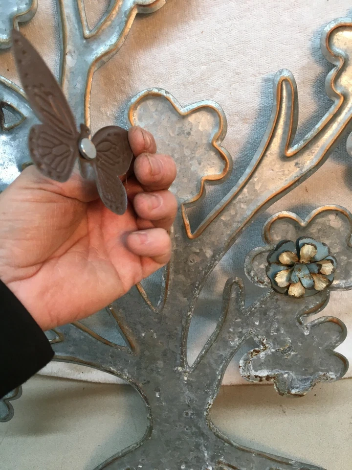 Árvore de metal dos anos 1970 com ímãs borboleta floral decoração para casa arte escultura em metal - Imagem 4 de 4