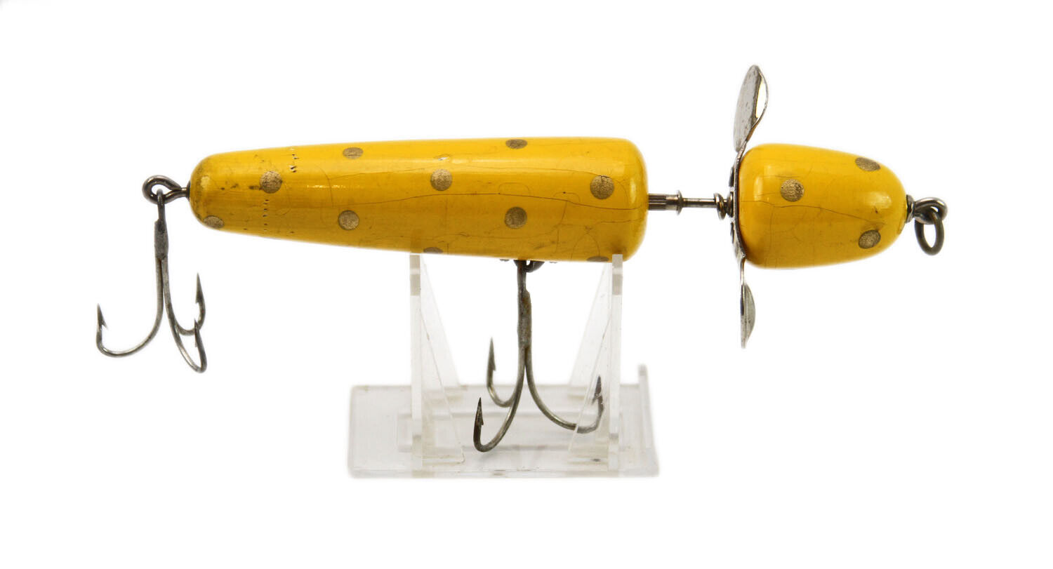 Vintage PFLUEGER Yellow / Gold GLOBE 3750 Wood Fishing Fish Bait