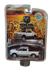 Greenlight 2018 Ram 2500 Big Horn Harvest Edition White & Silver 1/64