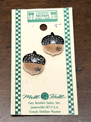 Vintage Set of 2 ACORNS Ceramic MILL HILL Carded Buttons - 13/16" (O4)
