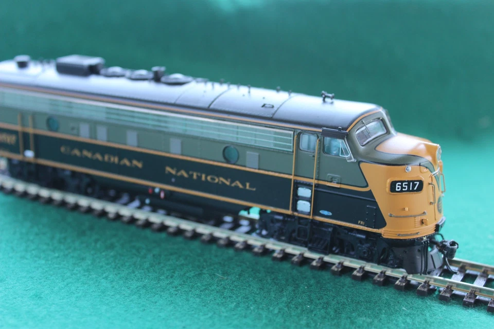 Rapido FP9A Canadian National #6517 HO Locomotive New in Box with DCC - Image 3 of 4