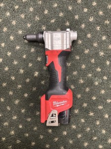 Milwaukee 2550-20 M12 Rivet Tool & M12 Lithium Battery