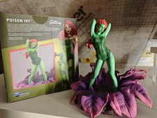 Diamond Select Poison Ivy Statue DC