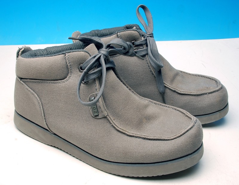 LUGX GRAY CANVAS CHUKKA DESERT URBAN ANKLE BOOTS MENS 10 EUR 44  SHARP