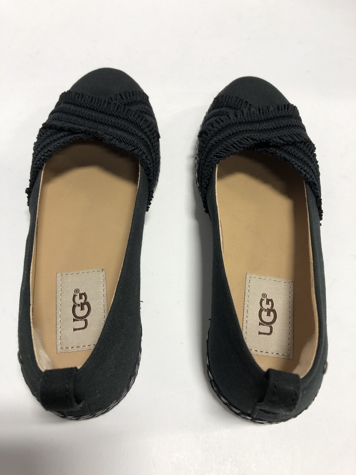 ugg ynez ruffle flat