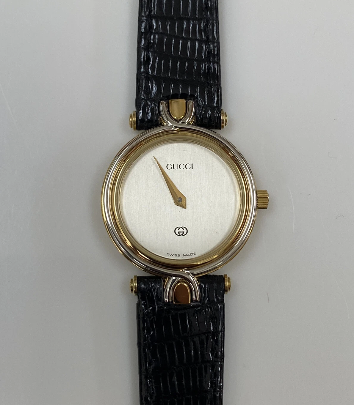 Montre originale pour femme Gucci 4500L cadran or quartz