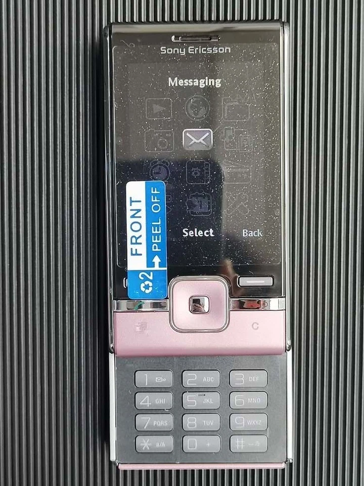 Unlocked - Sony Ericsson T715 - 2G 3G 3MP Keyboard Slider phone fully working - Image 3 of 4