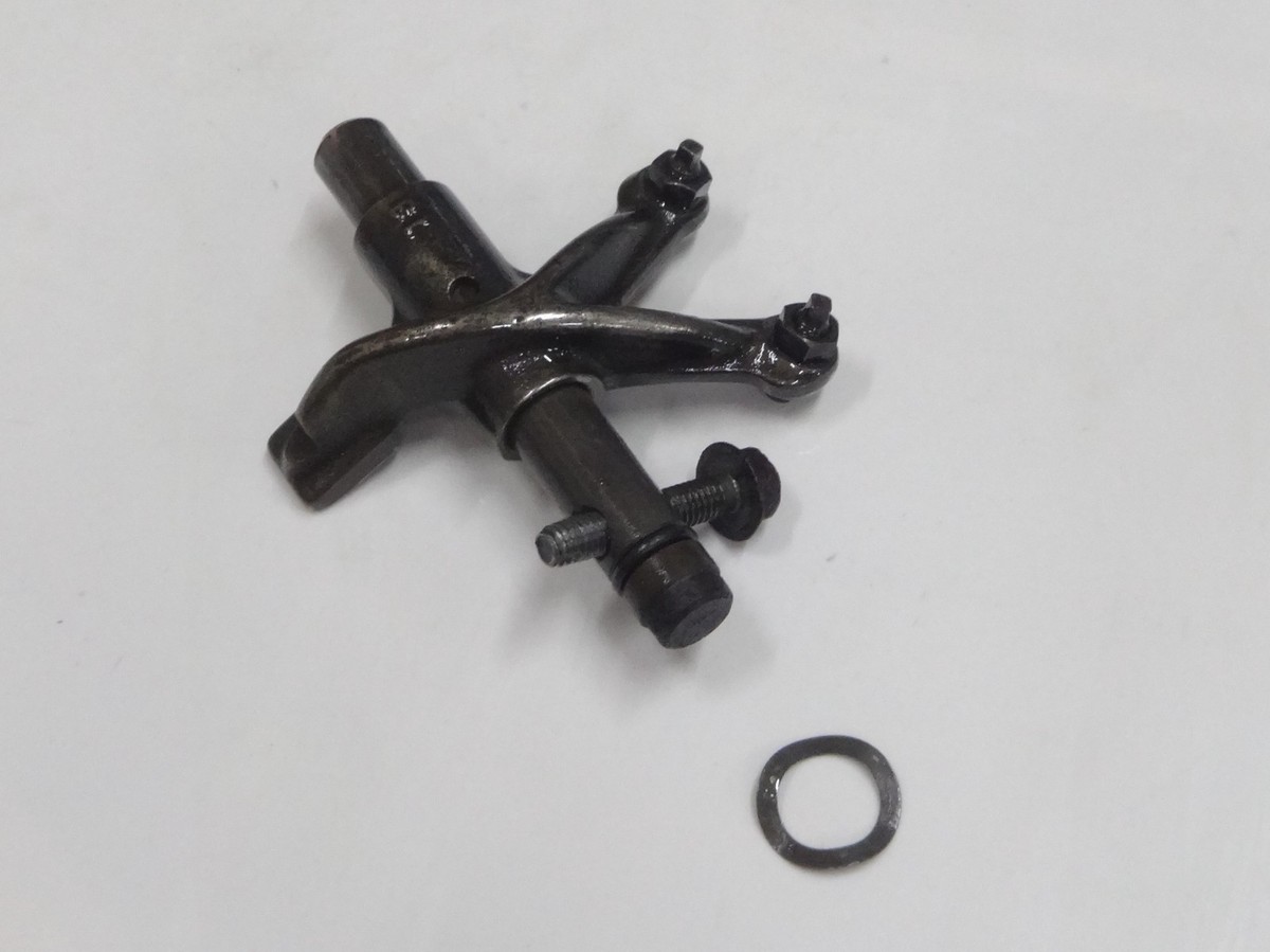 すずき 1999-2010 Suzuki GZ 250 Engine Intake Valve Rocker Arm OEM 12840