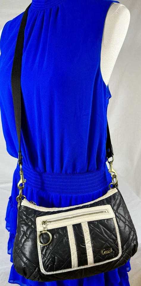 😎😎😎COACH BLACK WHITE POPPY SKI BUNNY Quilted Nylon Bag Shoulder XBody 15871 - Image 4 of 4