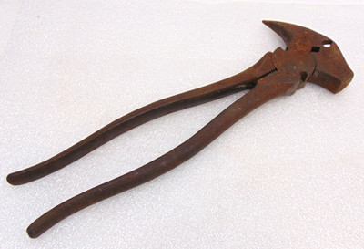 Vintage CRESCENT No. 1936-10 Hammer FENCE PLIERS Staple Puller Checker Dot Grips