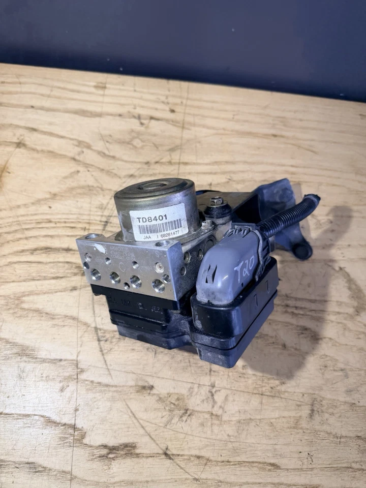 2003-2008 Nissan 350Z ABS Anti-Lock Brake Pump Module 47660EV01A OEM - Image 2 of 4