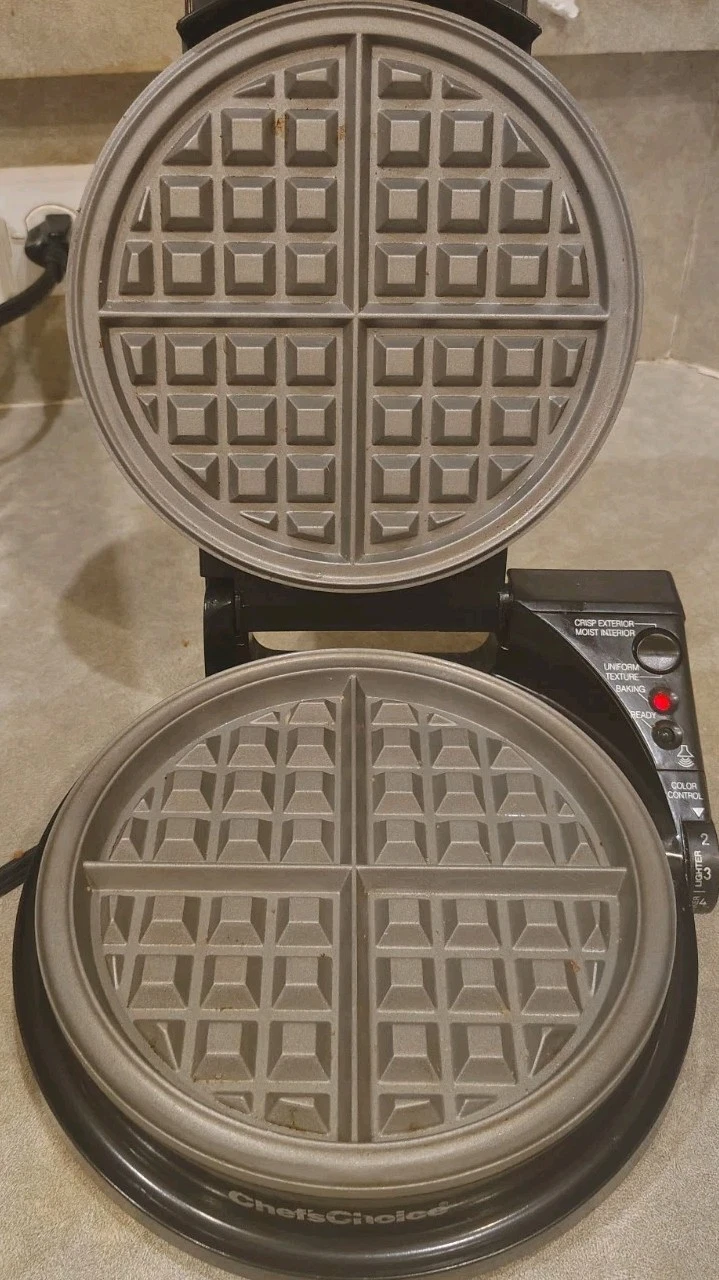 Chef'sChoice Waffle Pro 830B Waffle Maker