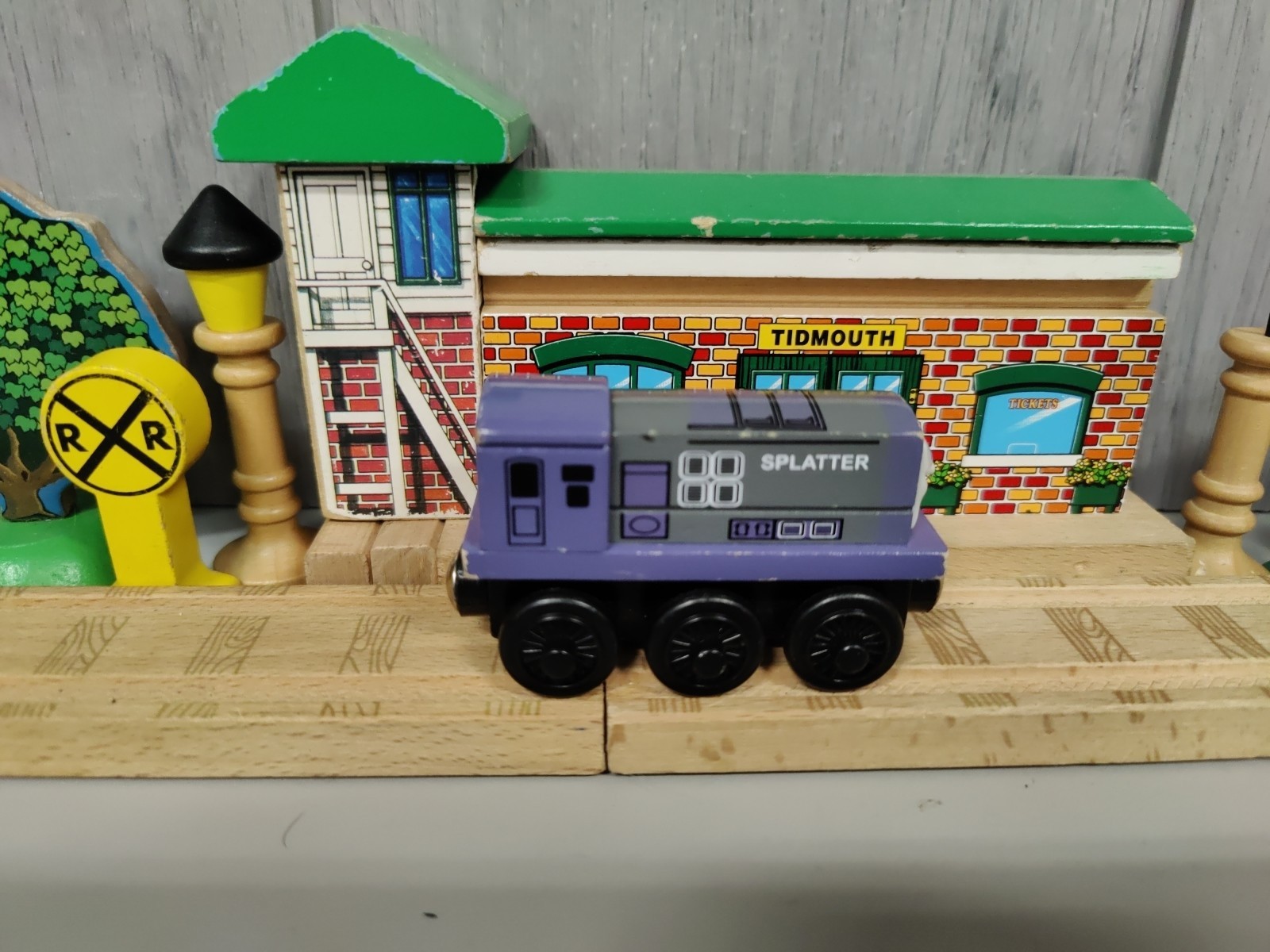 Picture 1 of 4