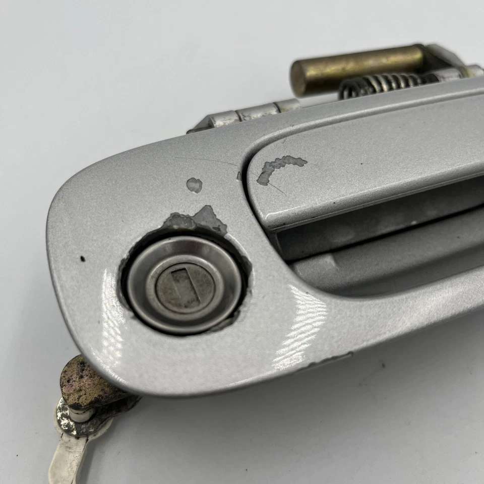 1994-99 Toyota Celica Right Passenger Exterior Door Handle OEM Silver W/Key OEM - Image 4 of 4