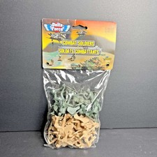 MILITARY Combat Toy Soldiers Army Men Green  Tan Plastic 35 Pieces NEW