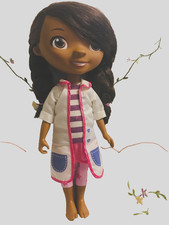 DISNEY DOC MCSTUFFINS JUST PLAY DOLL DOCTOR IN HER REMOVEABLE LAB COAT 14"