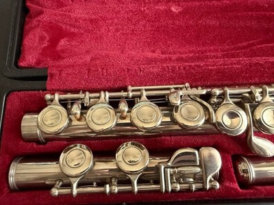 YAMAHA YFL-211 E-Mechanism Flute Silver Plated Used With Case