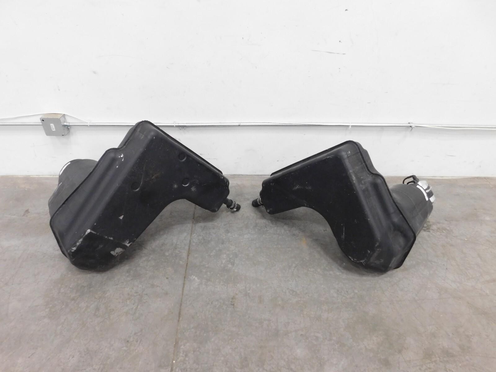 2014 11 12 15 Audi R8 V10 Fuel / Gas Tanks #0146 I7