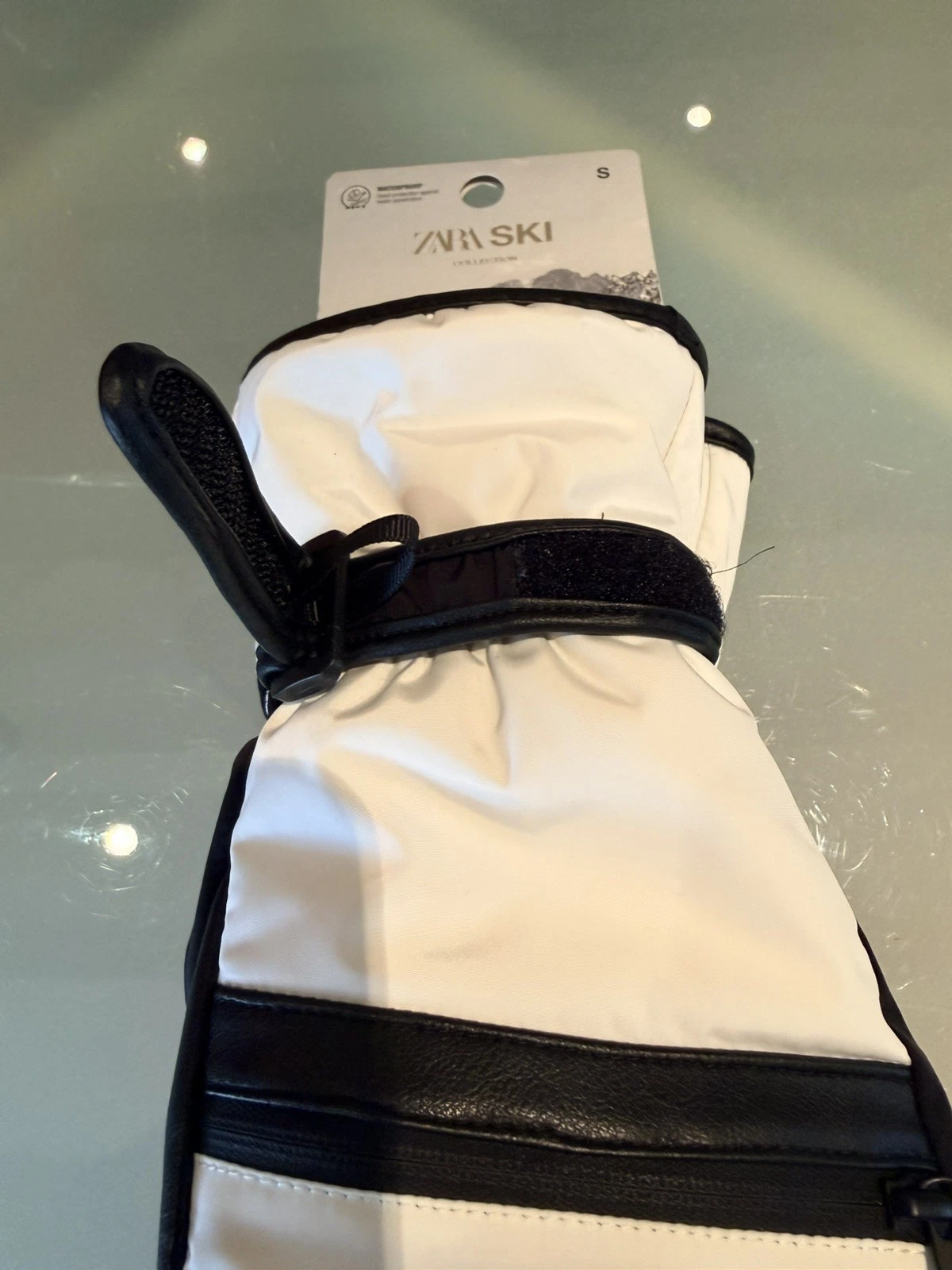 ZARA SKI - Women’s Waterproof Ski Gloves - Black & White - Size Small - BNWT