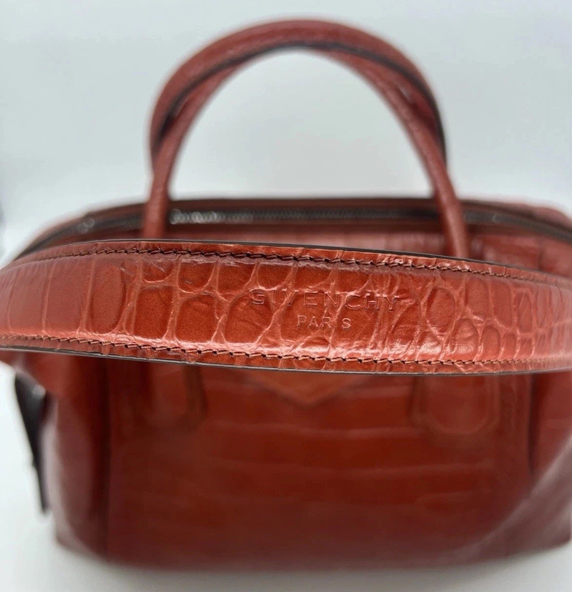 Authentic NWT Givenchy Antigona Soft Medium Croc-Embossed Leather Bag Paprika image 9