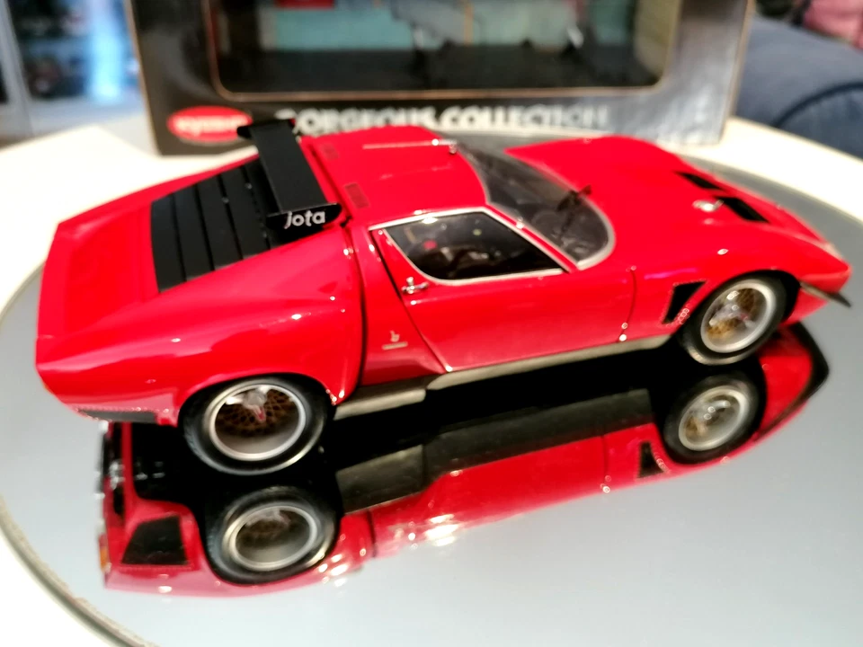 Kyosho 1/18 Lamborghini Jota (1970) AMAZING Kyosho Model 6 openings MINT Boxed - Immagine 4 di 4