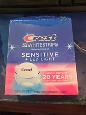 CREST 3D WHITESTRIPS SENSITIVE + LED LIGHT 28 STRIPS=14 TREATMENTS EXP 11/25