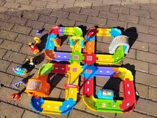 VTech Tut Tut Baby Flitzer - Stra&szlig;en Erweiterungsset - Mehrfarbig - 3 Autos