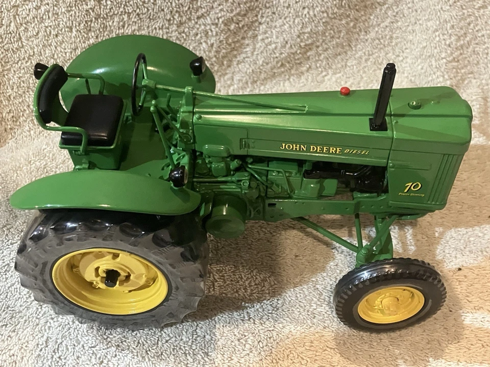 Precision Classics Ertl 1/16 John Deere Model 70 Standard Tractor NIB - Image 4 of 4