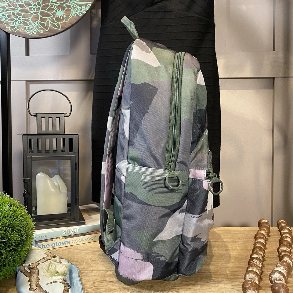 Mochila Puma púrpura/negro/gris camuflaje 18,5 pulgadas Foto 3 de 4