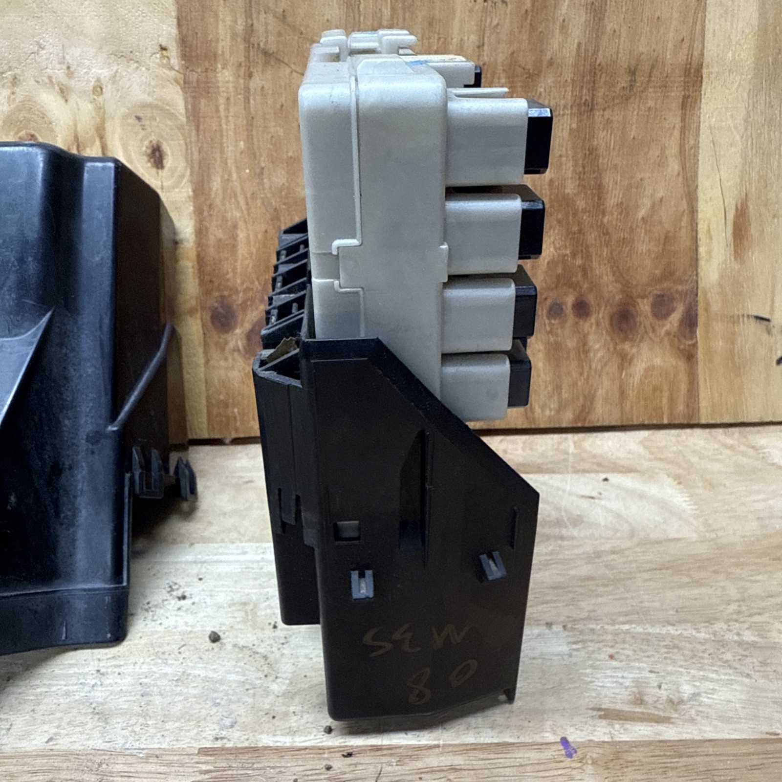 06-10 Infiniti M35/M45 IPDM Power Supply Module OEM 284B7EG01A