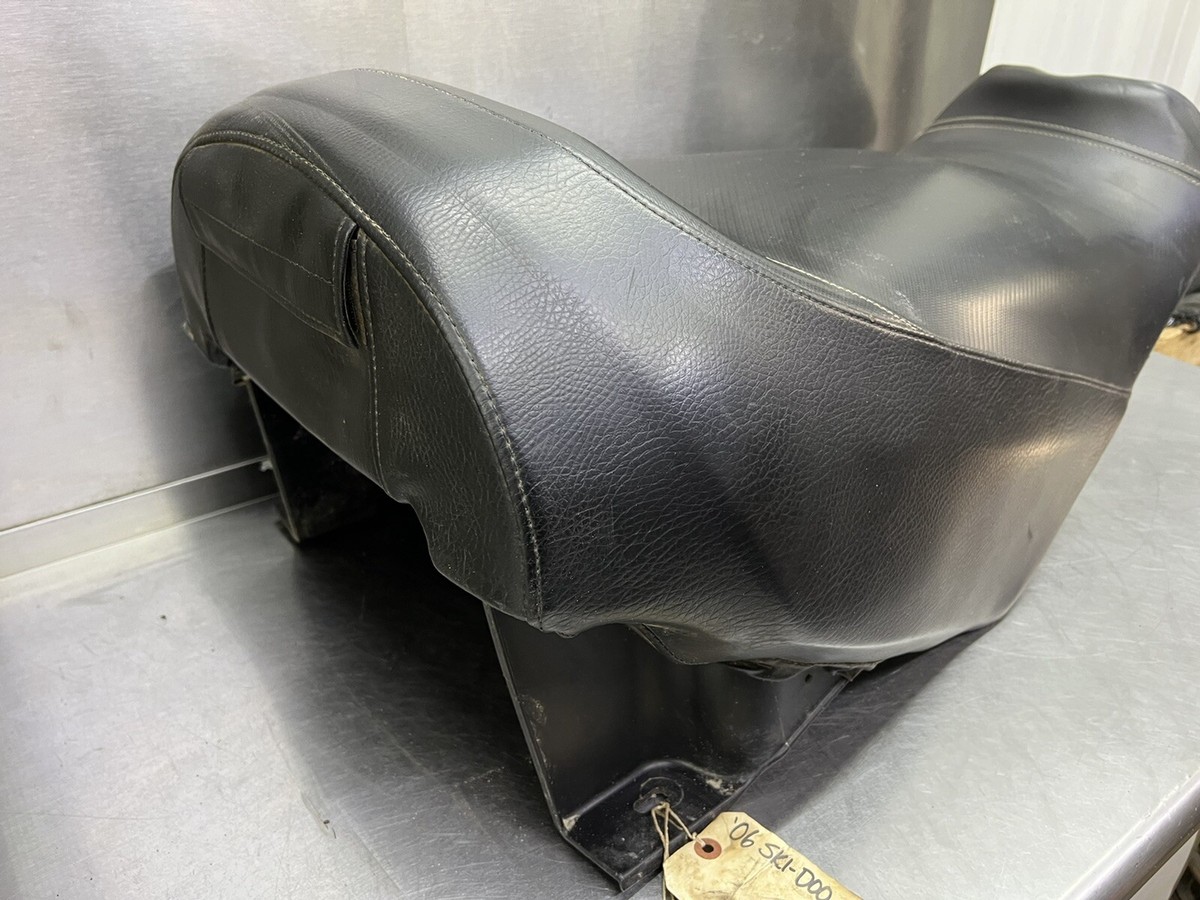 05 04 03 Ski-Doo MXZ Rev Adrenaline 800 600 500 HO Seat Saddle