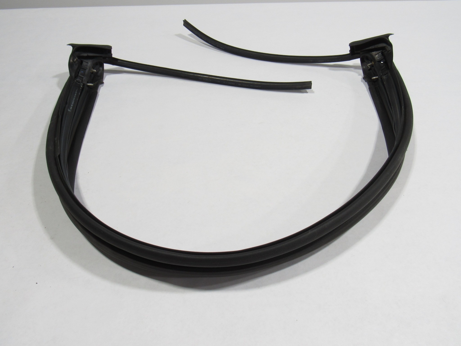 BMW Z4 Series E89 Roadster Cabrio Seal Gasket Windscreen Frame 