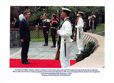 Press photo.MLE10697.30x20 cm approx.Prince of Wales.Memorial.Argentina.