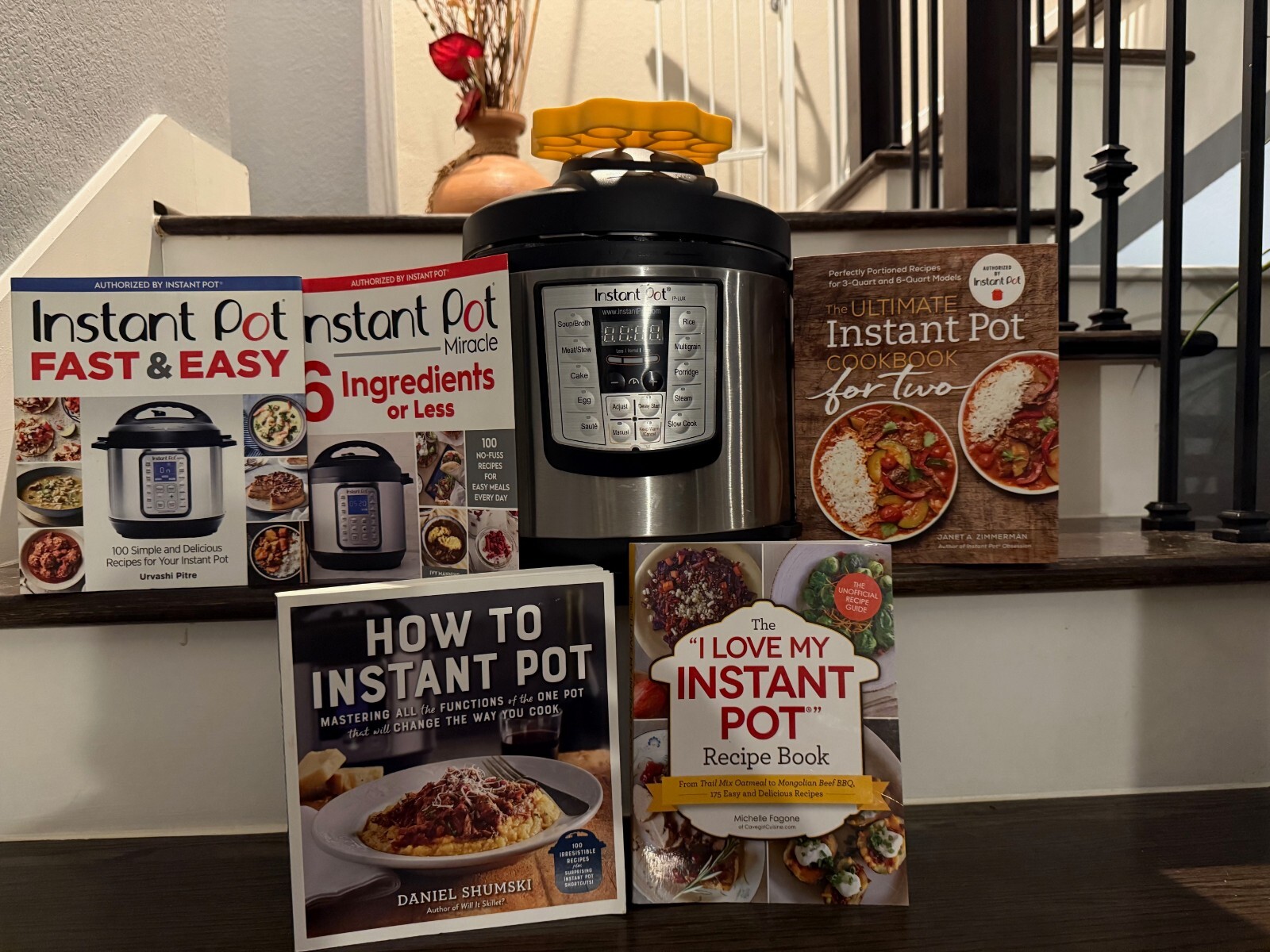 Instant Pot IP-LUX + (5) Instant Pot cook books (ALL in EUC)-image