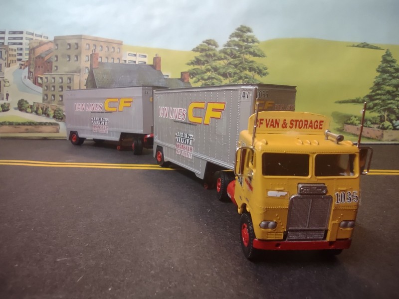 Consolidated Freightways 1950's Custom Moving Vans Freightliner Doubles HO