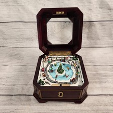 Mr Christmas Wind Up Musical Ice Skaters Wood...