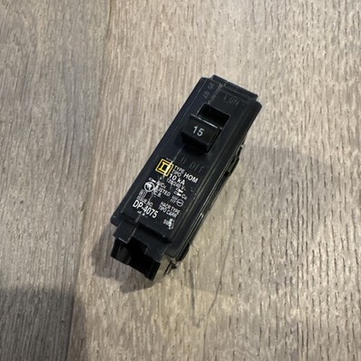 15A Square D DP-4075 Circuit Breaker Type QOT 15 Amp 1P 10ka 120/240 HACR