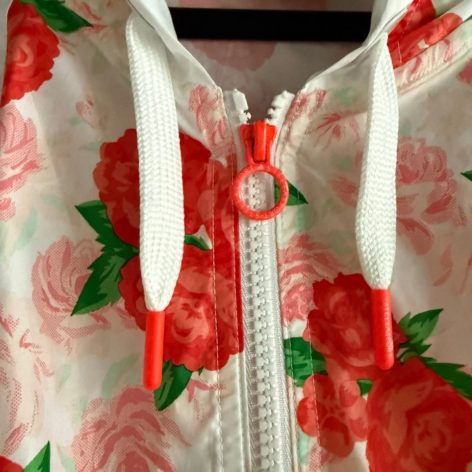 Chaqueta cortavientos Stella McCartney Adidas STELLASPORT Star Roses Foto 4 de 4