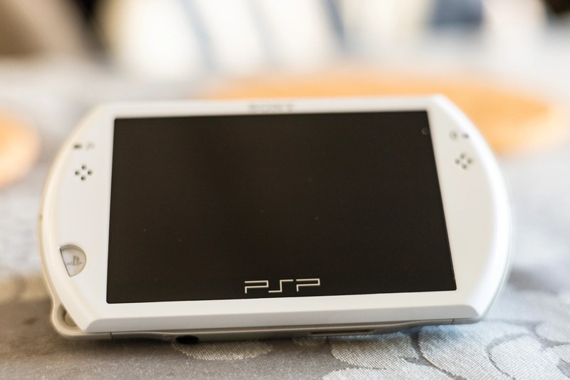 PSP Go 本体 ホワイト SONY PSP GO PlayStation Portable Console Pearl White PSP
