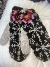 Lost Horizons ELEANOR MITTENS Hand Crafted 100% Wool Handwarmers Warm Beautiful