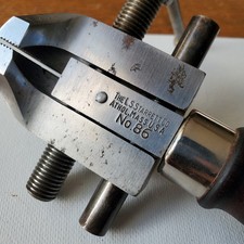 VINTAGE STARRETT No. 86 MACHINIST JEWELER PARALLEL JAW HAND VISE ATHOL, MASS USA