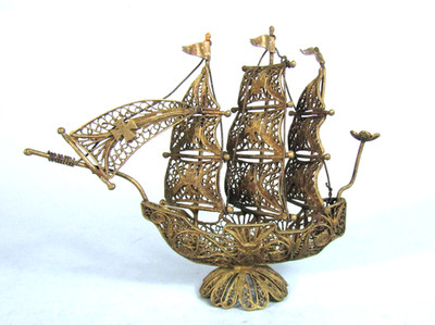Gold Filigree Sailing Ship Spanish or Portuguese Galleon Vintage 4