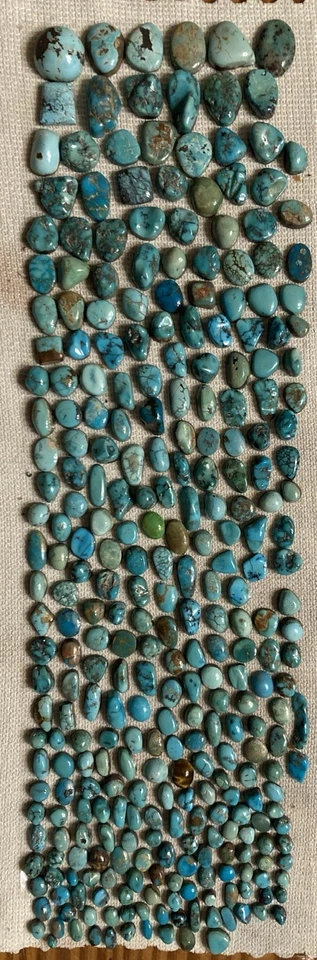 Turquoise Ring Size Cabochons Lot- 840 Carats/168 grams Qty=300 Approximately - Image 3 of 4