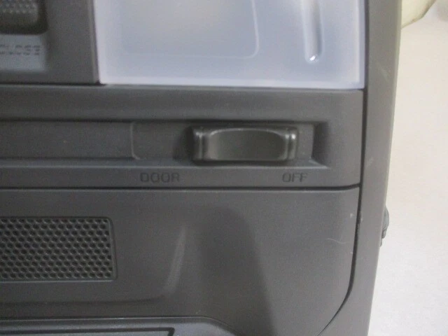 Subaru XV Crosstrek 2025 consola de techo superior con techo corredizo OEM LKQ Foto 4 de 4